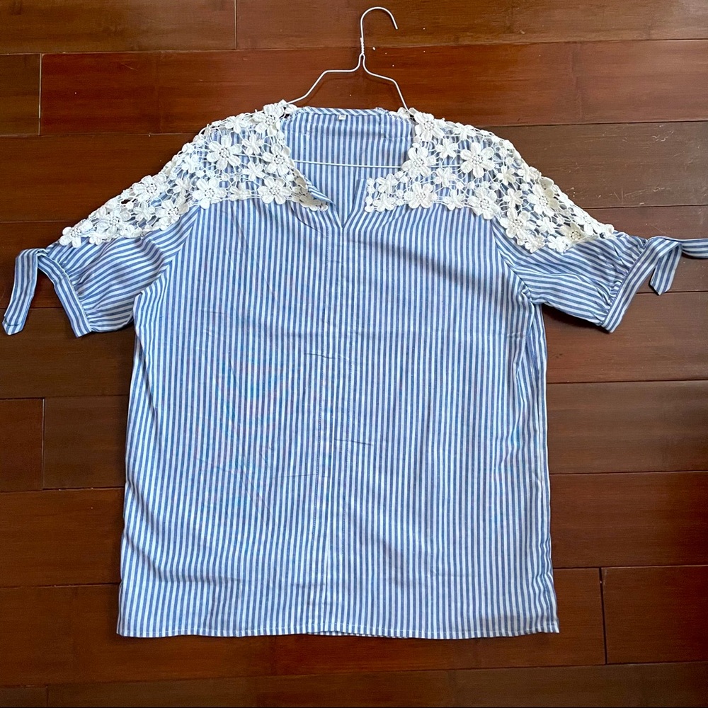 SHEIN Vertical Striped Blouse with Floral Lace